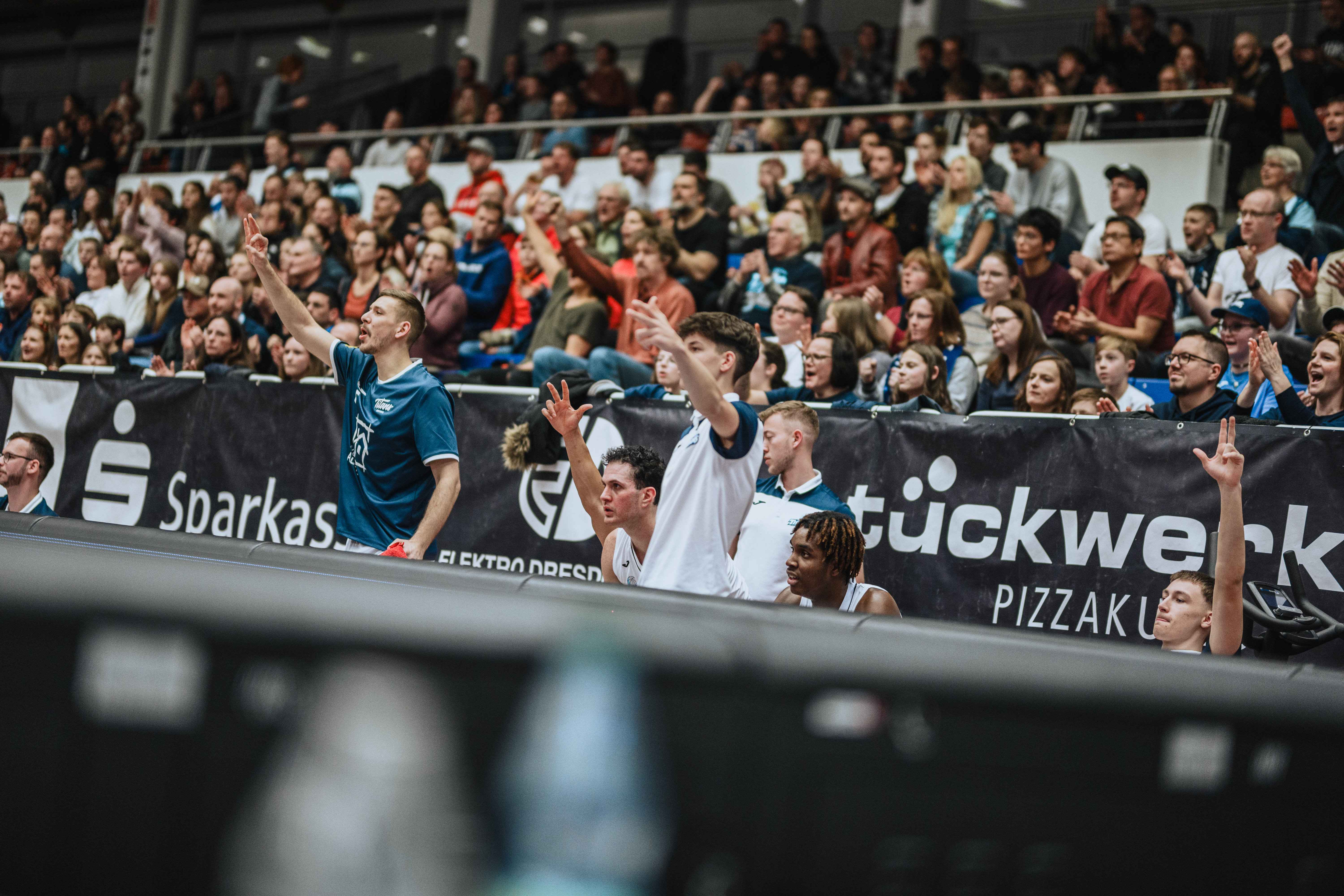 ProB: Souveräner Auftritt: Die Dresden Titans fahren den nächsten Heimsieg ein